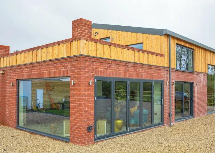 Orchard Barn-Luxury 4 BD Barn Conversion