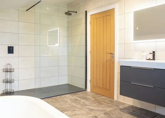 Orchard Barn-Luxury 4 BD Barn Conversion