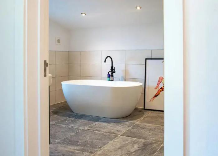 Orchard Barn-Luxury 4 BD Barn Conversion