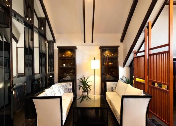 Elephant Trunk Hill Hotel