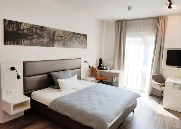 Amper Art Hotel