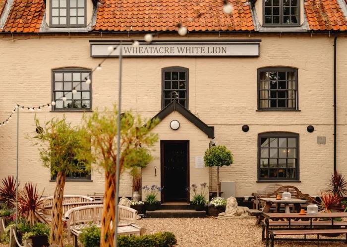 Wheatacre White Lion