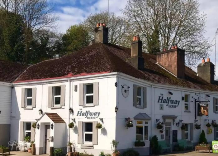The Halfway House Pub and Kitchen