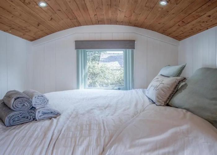Willow - 1 Bedroom Shepherd's Hut - Amroth