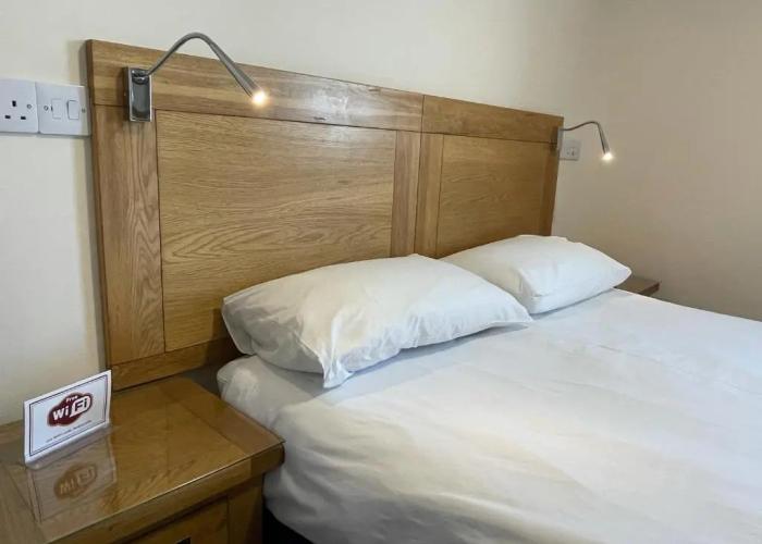 Claxton Hotel