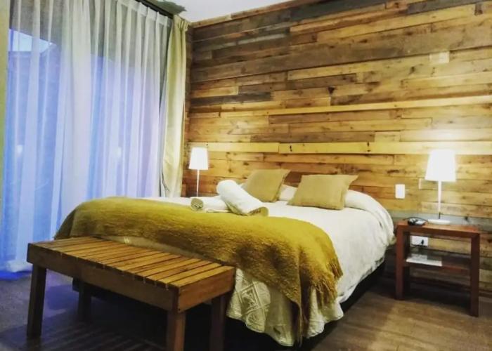 Hotel 381
