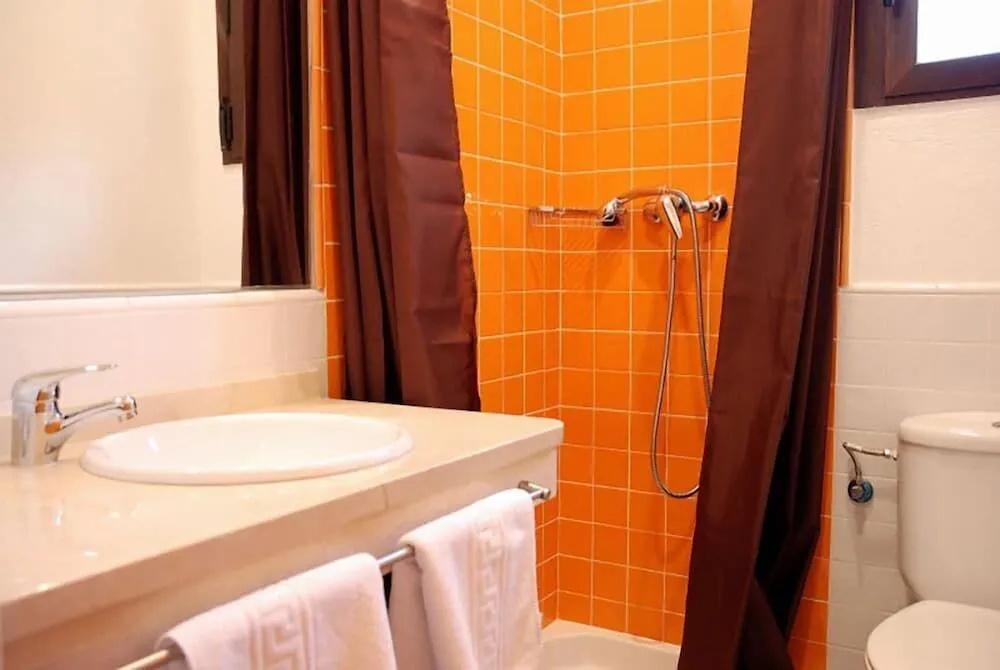 фото Hostal El Cardenillo