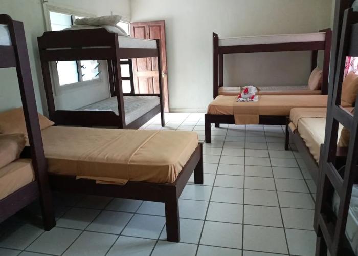 Tropicana Motel & Backpackers