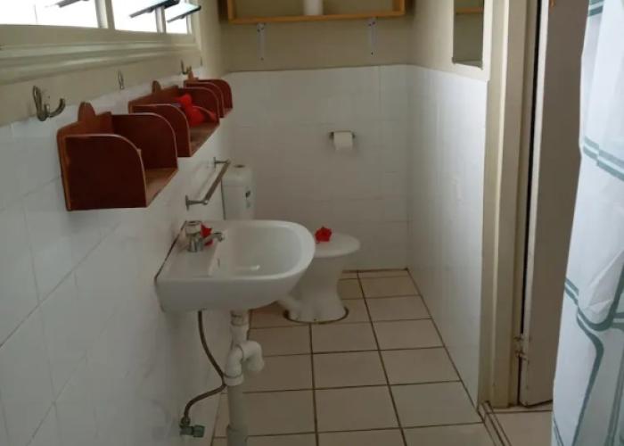 Tropicana Motel & Backpackers