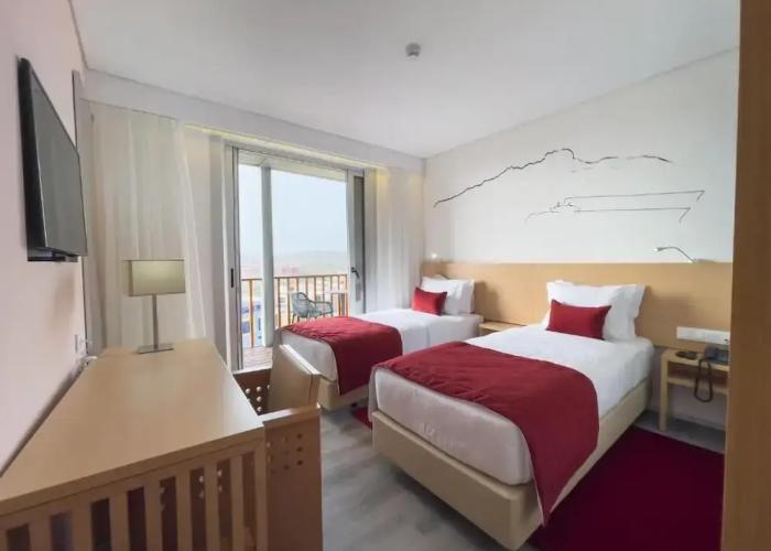 Happy Day Hotel