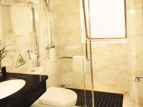 Tongren Century Hotel