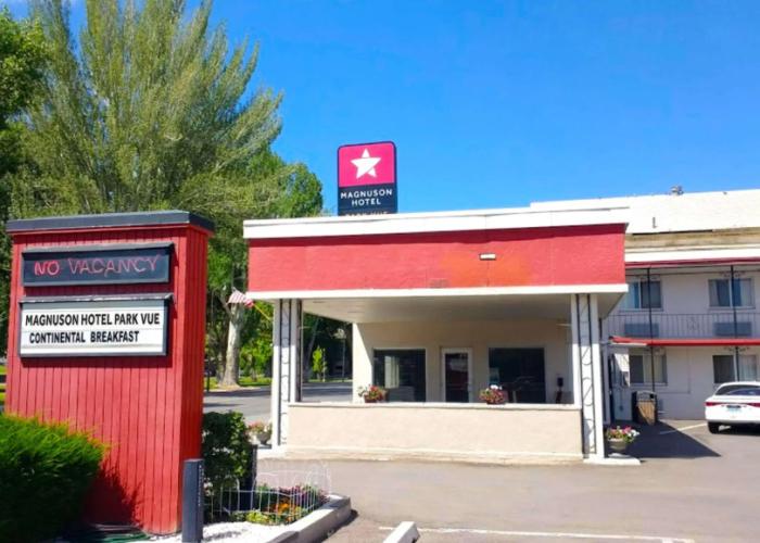 Magnuson Hotel Park Vue