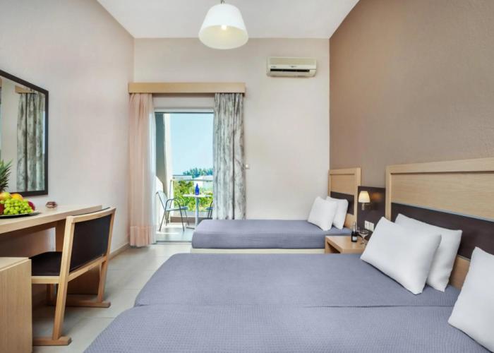 Iris Hotel