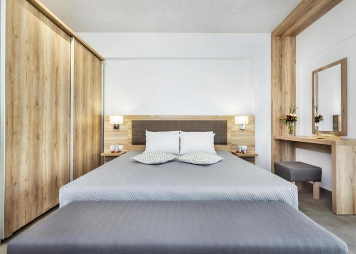 Iris Hotel