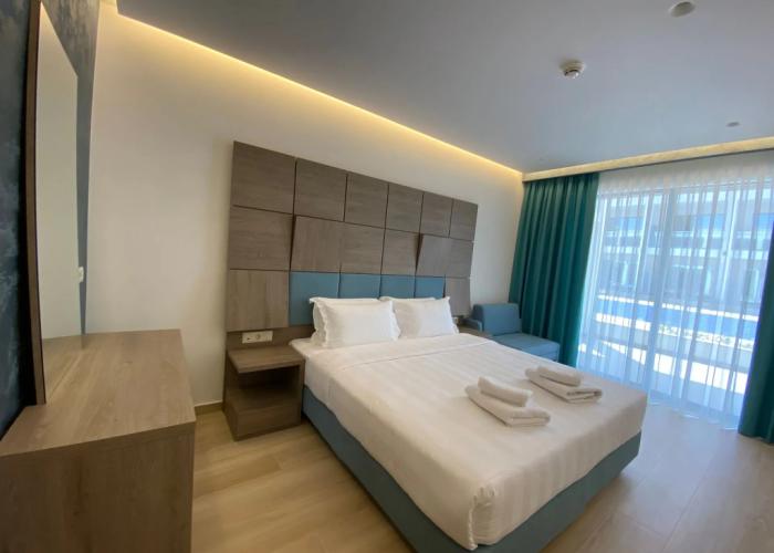 Mirror Hotel