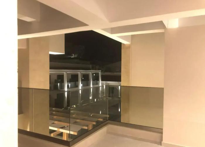 Mirror Hotel
