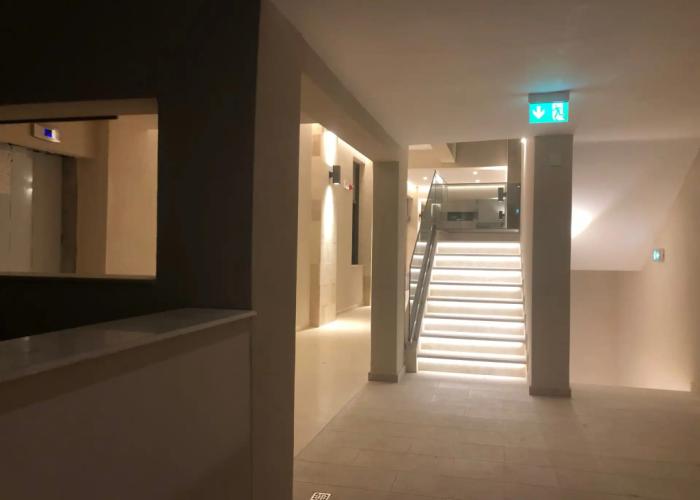 Mirror Hotel