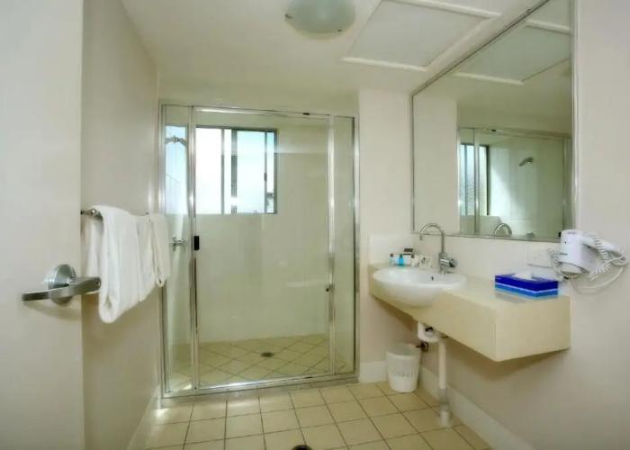 Mayfair Motel Emerald