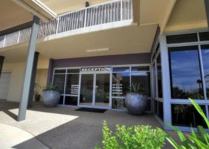 Mayfair Motel Emerald