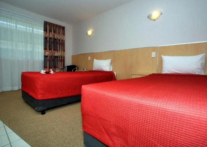 Mayfair Motel Emerald
