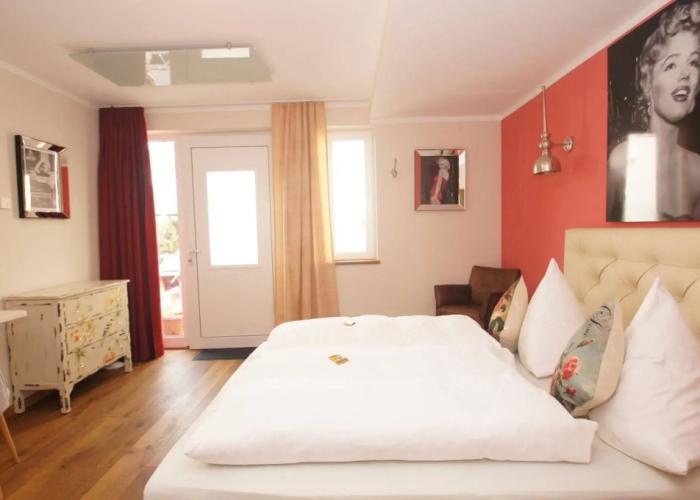 Hotel Chapeau Noir
