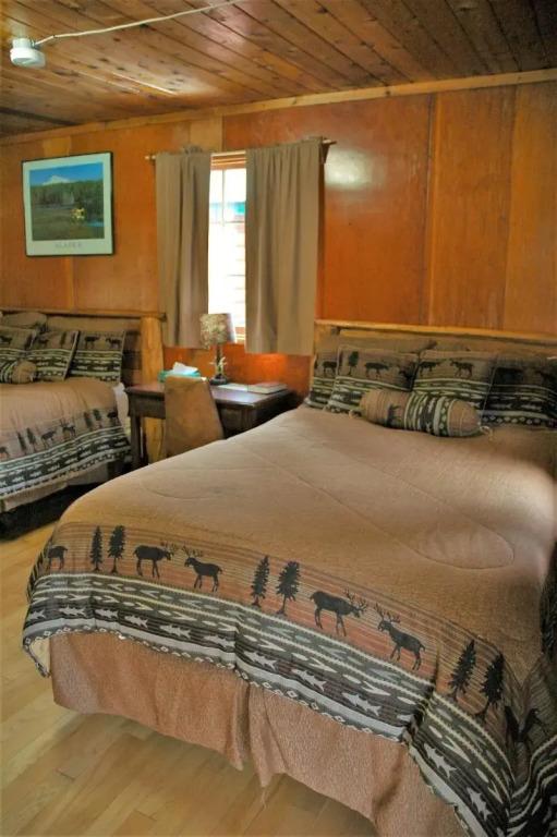 Gwin's Lodge & Roadhouse Est. 1952