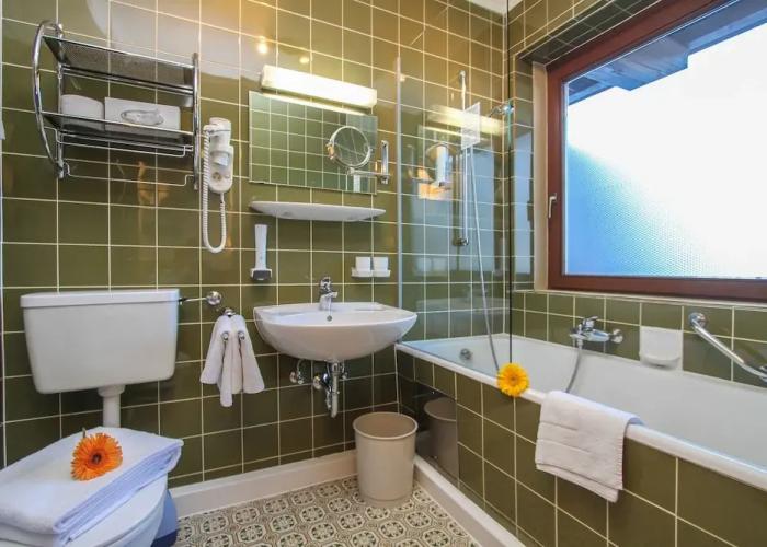 Hotel Tiroler ADLER Bed & Breakfast