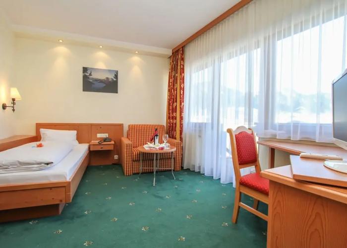Hotel Tiroler ADLER Bed & Breakfast