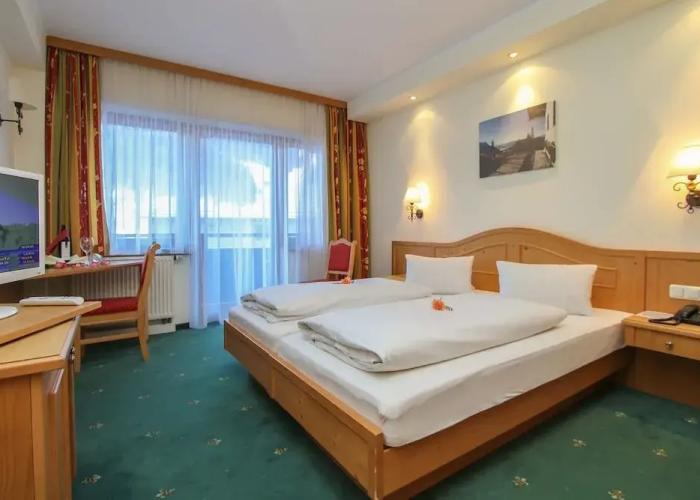 Hotel Tiroler ADLER Bed & Breakfast