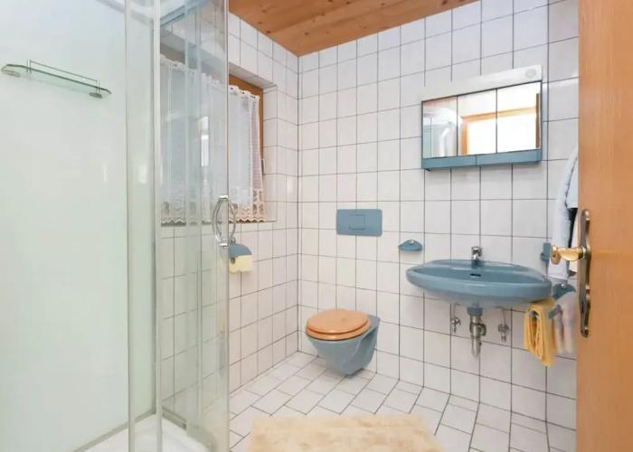Apartment With a Joint Pool in Watring