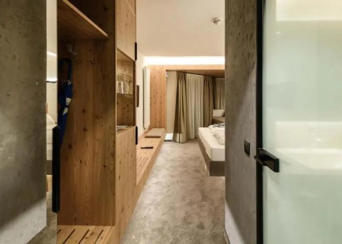 Dips&Drops – SUPERIOR HOTEL · SPORTS · SPA · RESTAURANTS