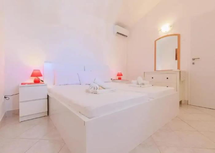 Lumbarda Resort Apartments