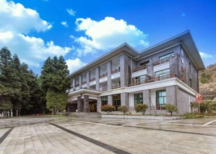 Mingyu Longgang Holiday Hotel