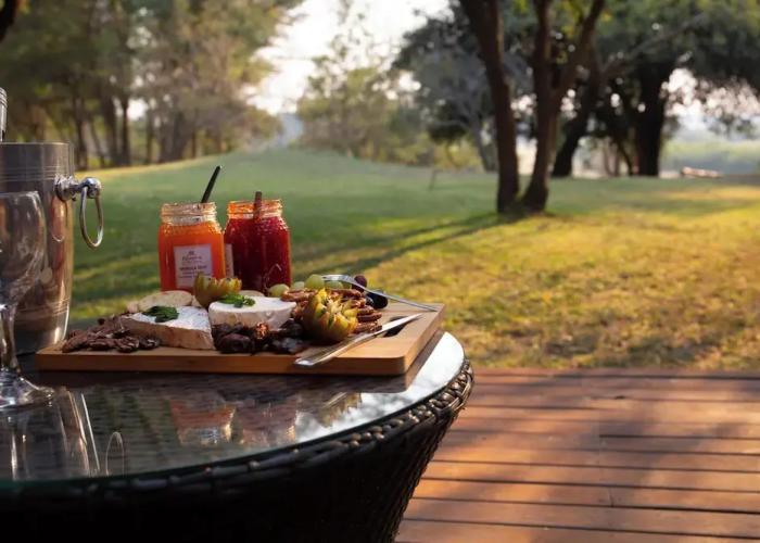 Kayova River Lodge