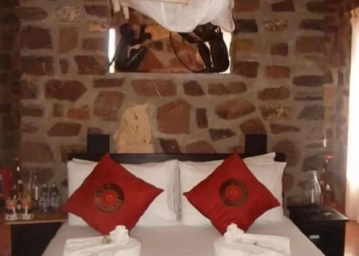 Tsauchab River Lodge