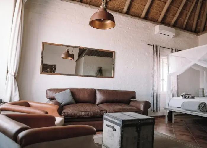 Desert Homestead Lodge l Ondili