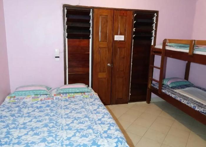 Bluepango Guest House - Hostel
