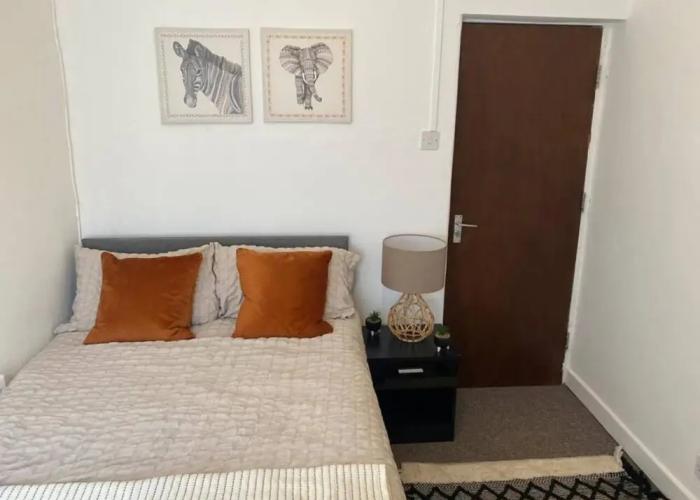 Immaculate 4-bed House Near Anfield and Goodison