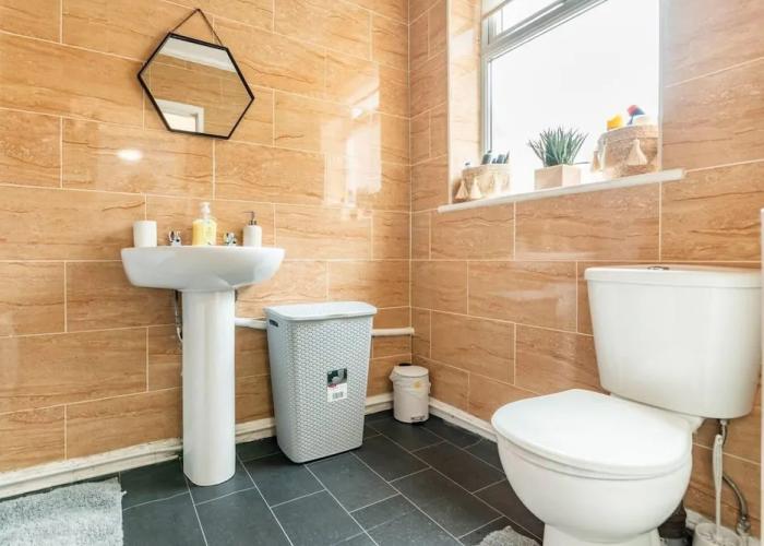 Immaculate 4-bed House Near Anfield and Goodison