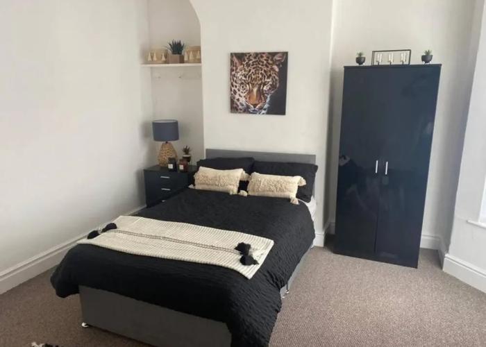 Immaculate 4-bed House Near Anfield and Goodison