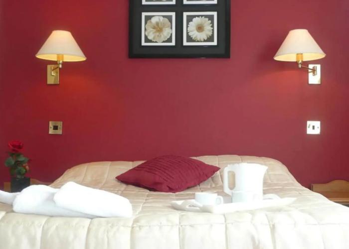 Bailey Ground Hotel