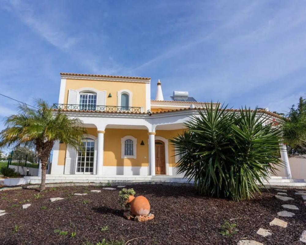 11 Villa Coelho by Pechao