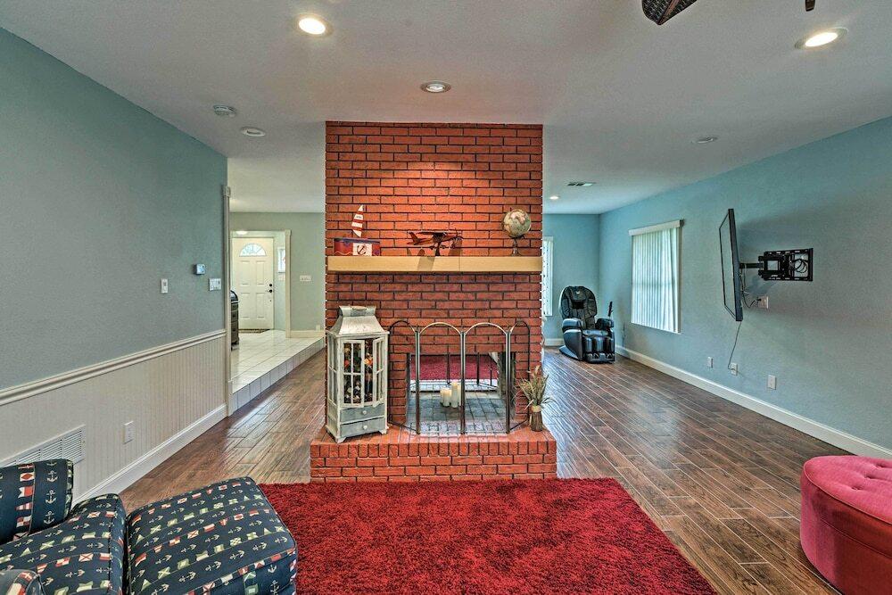 The Aviator's Dream: Pool, Spa & Private Runway!