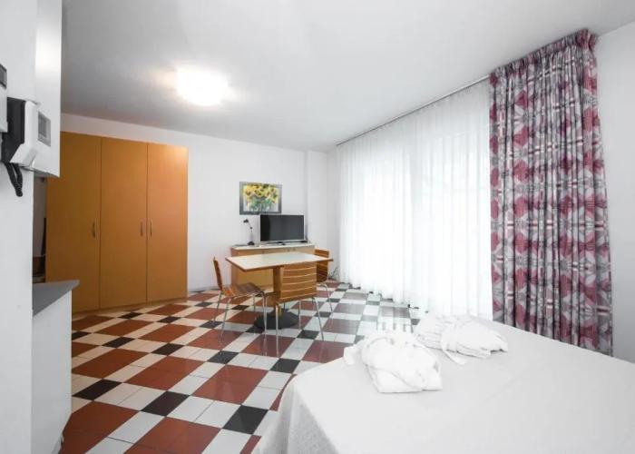 Piazzi House