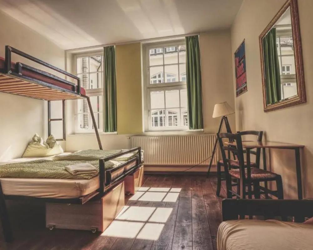 фото OPERA Hostel