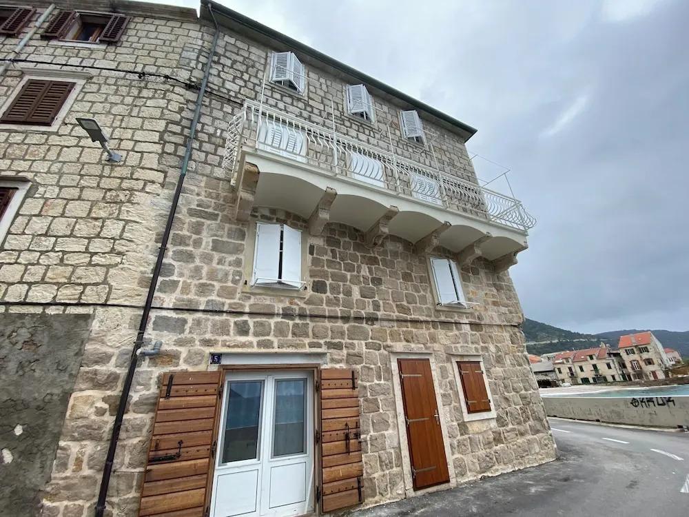 Mira Sea Front Guesthouse