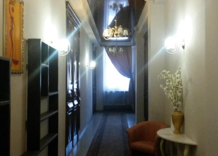 Blackberry Mini-Hotel