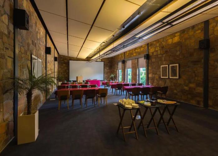Mana Hotel
