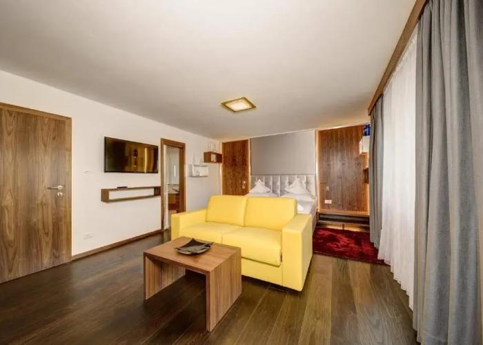Ruster Resort