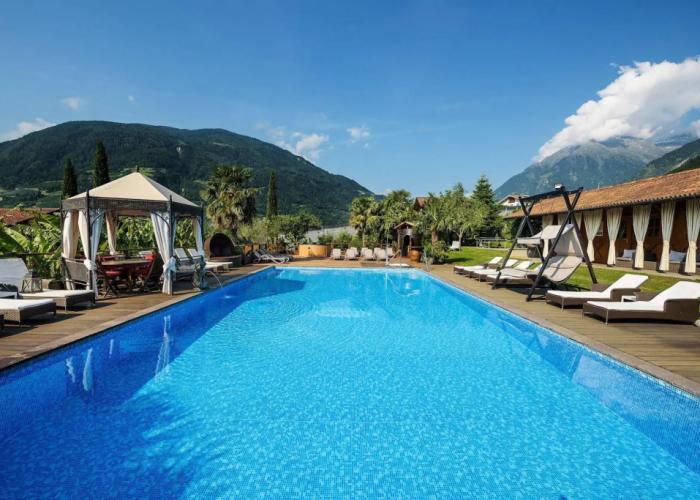 Ruster Resort